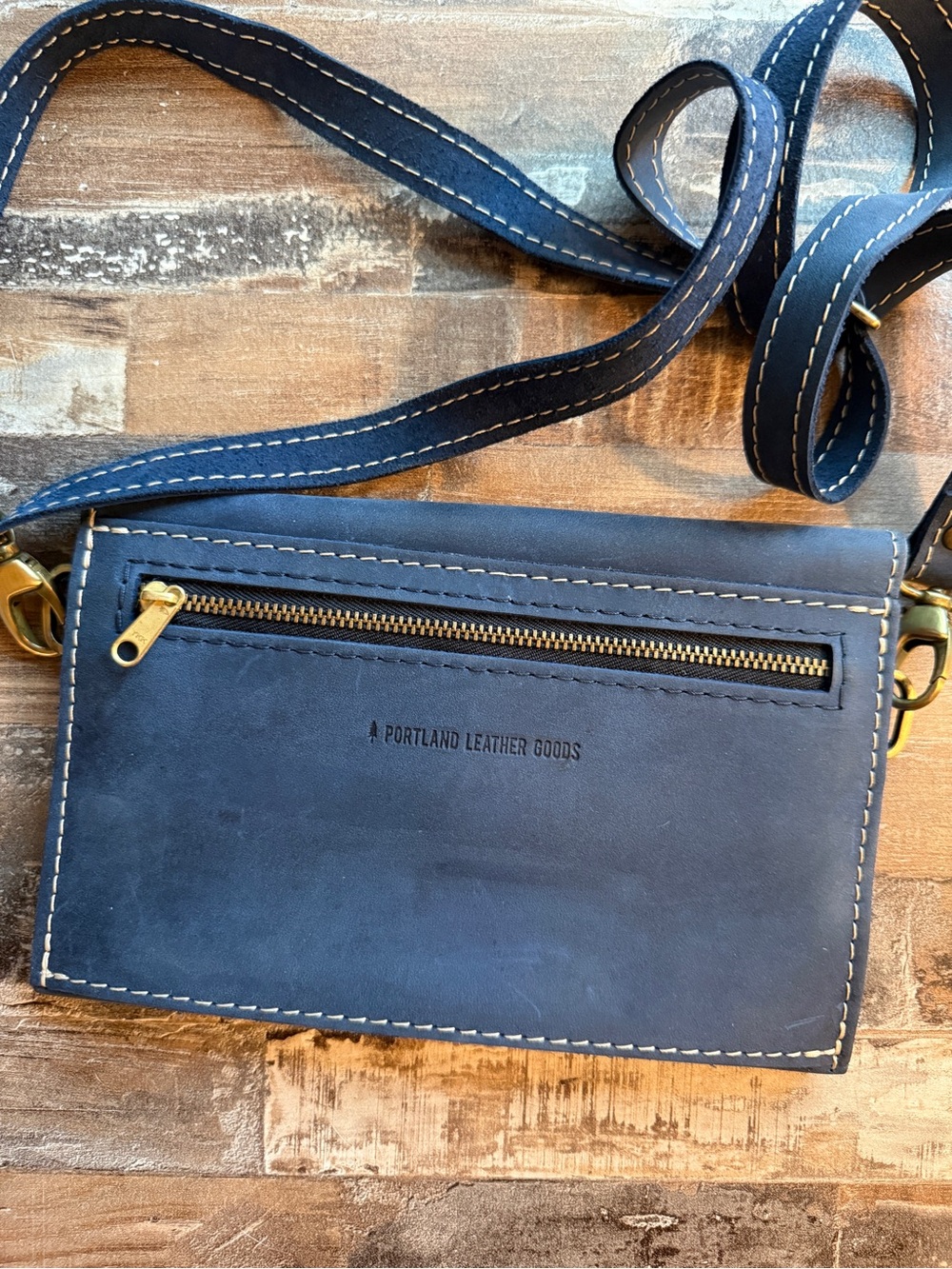 Portland Leather crossbody Navy - Picture 2 of 4